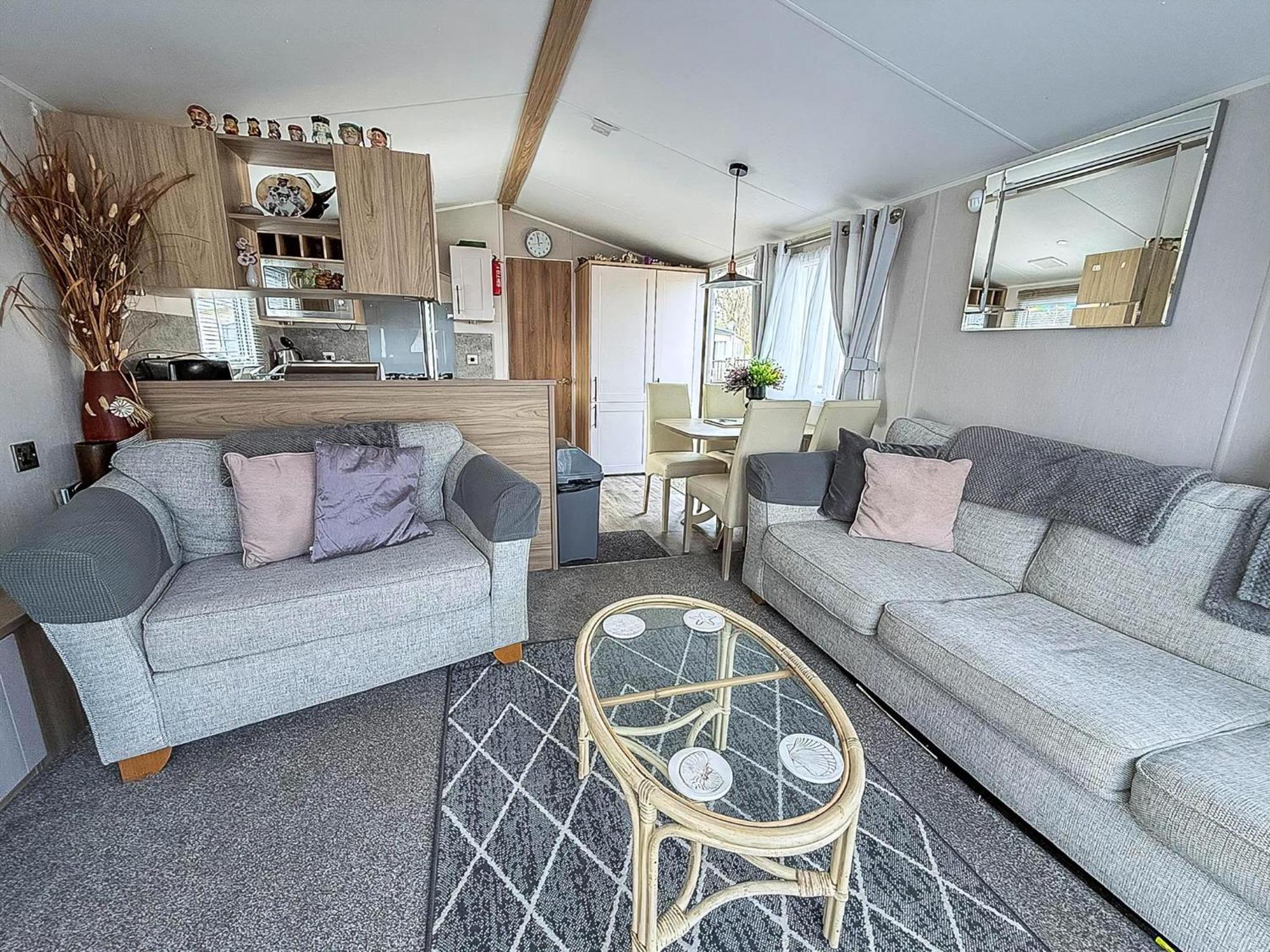 Beautiful Caravan For Hire With A Partial Sea View In Suffolk Ref 32042Az Lowestoft Exteriér fotografie